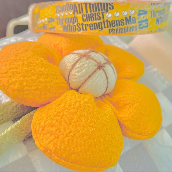 Bucket Purse with a Verse Bracelet 💛 - Picture 2 of 2